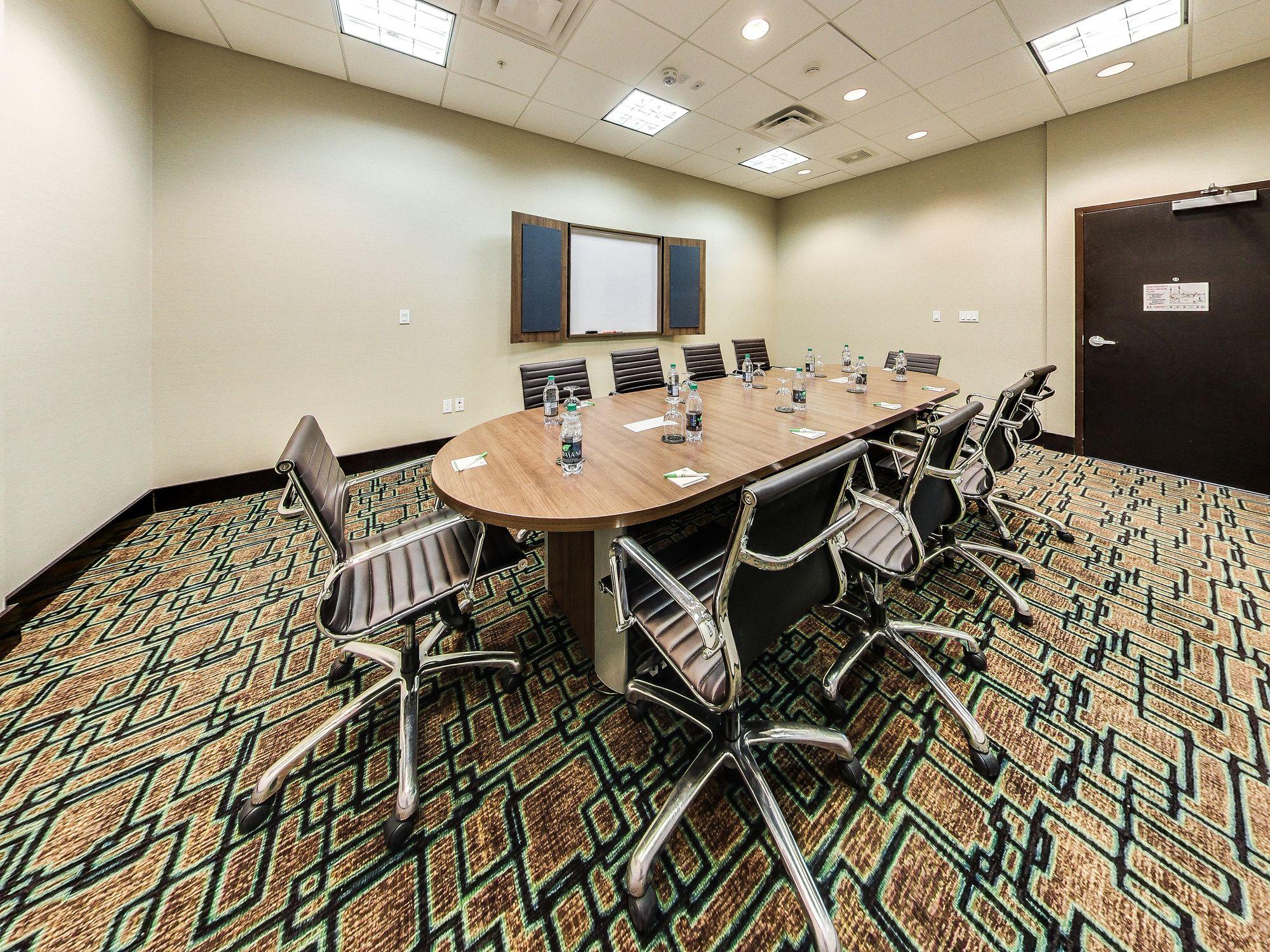 Holiday Inn Hotel & Suites Edmonton Airport Conference Centre By Ihg Nisku Eksteriør billede